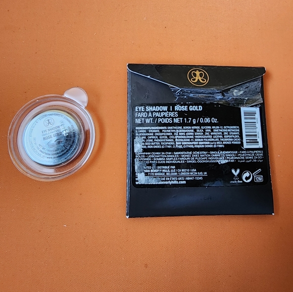 Anastasia Eyeshadow Rose Gold - Picture 2 of 3